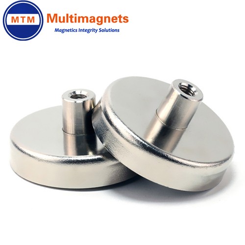 Pot magnet with internal threaded bush